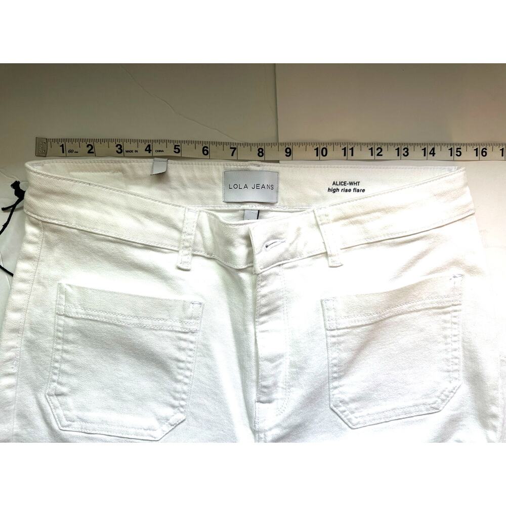 Lola Jeans White High-Rise Flare Jeans NWOT- Size 31 - Picture 8 of 9